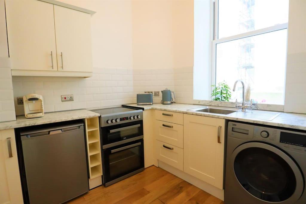 Seagulls Nest- Stylish 1 Bed Seafront Apartment Hastings Exterior photo